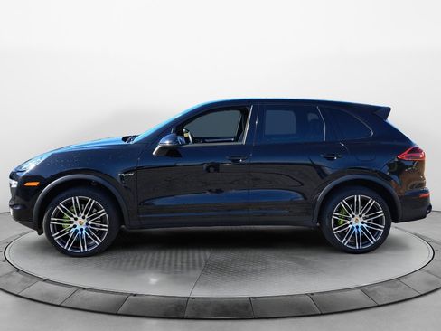 Used 2015 Porsche Cayenne S w/ Premium Package AWD/4WD image 4