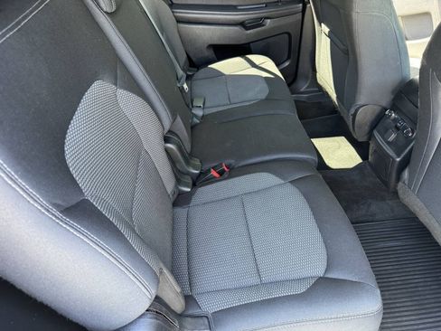 Used 2017 Ford Explorer XLT w/ Equipment Group 201A AWD/4WD image 14
