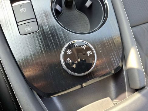 New 2025 Nissan Rogue Platinum image 17