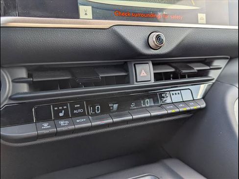 Used 2023 Toyota Crown AWD/4WD image 15