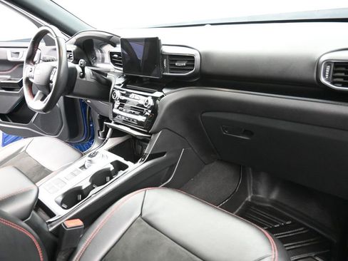 Certified 2023 Ford Explorer ST-Line w/ Class IV Trailer Tow Package image 24