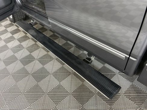 Used 2013 Ford F150 Platinum image 11