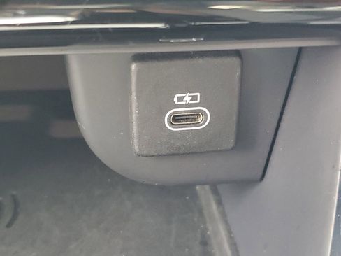 Used 2021 Land Rover Discovery Sport SE image 27