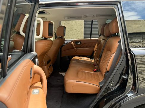 Used 2018 INFINITI QX80 4WD w/ Deluxe Technology Package image 32