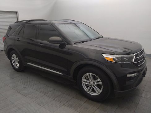 Used 2020 Ford Explorer XLT w/ Equipment Group 202A RWD image 11