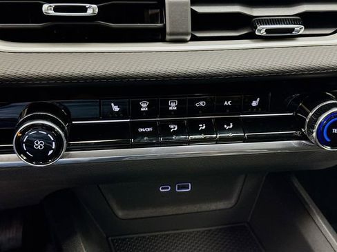 New 2026 Chevrolet Equinox LT image 18