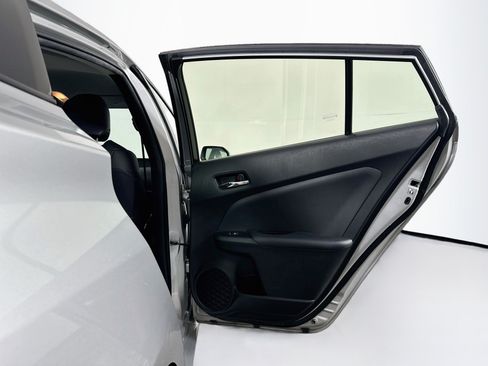 Used 2017 Toyota Prius Four FWD image 29