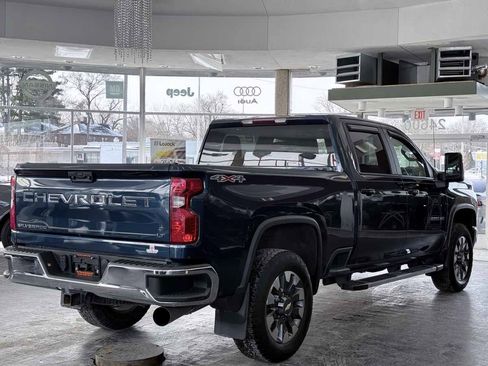 Used 2021 Chevrolet Silverado 2500 LT w/ Convenience Package image 7