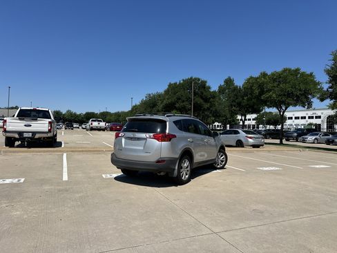 Used 2014 Toyota RAV4 Limited w/ Technology Package FWD image 2
