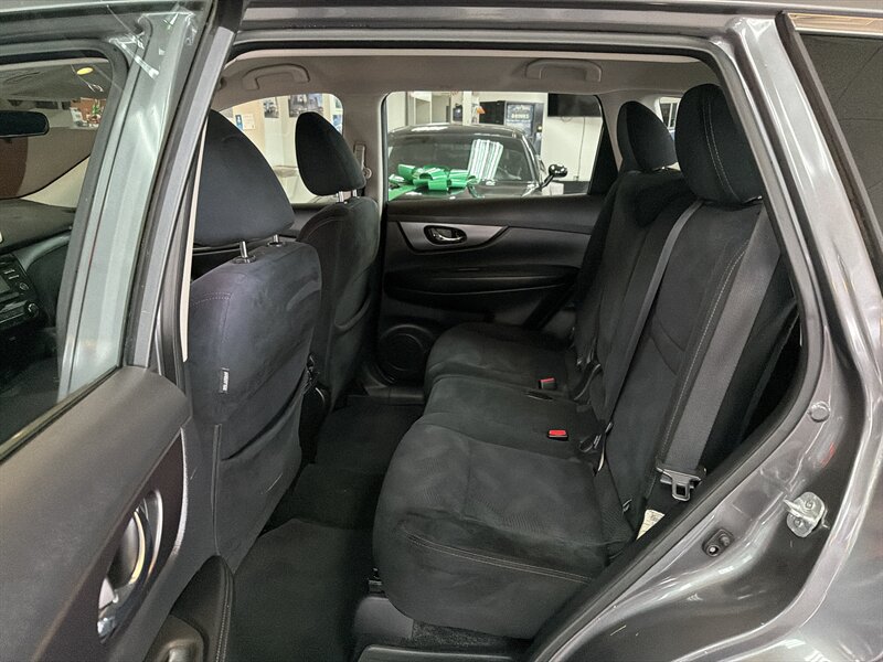 Used 2016 Nissan Rogue S FWD image 18