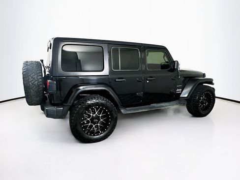Used 2019 Jeep Wrangler Unlimited Sahara AWD/4WD image 10