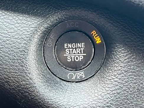 Used 2021 Jeep Cherokee Limited AWD/4WD image 10