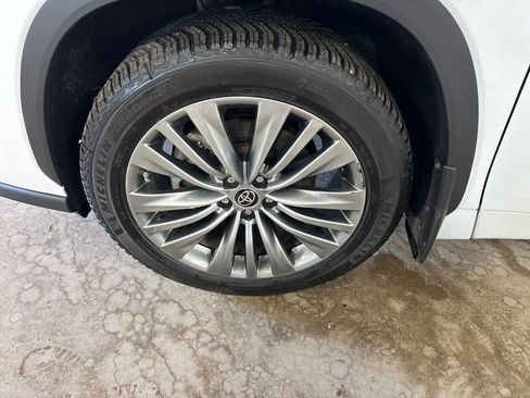 Used 2022 Toyota Highlander Platinum image 10