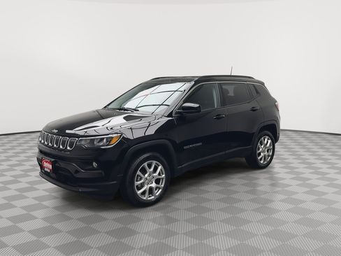 Used 2022 Jeep Compass Latitude AWD/4WD image 33
