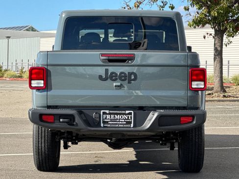 New 2026 Jeep Gladiator Sport image 4