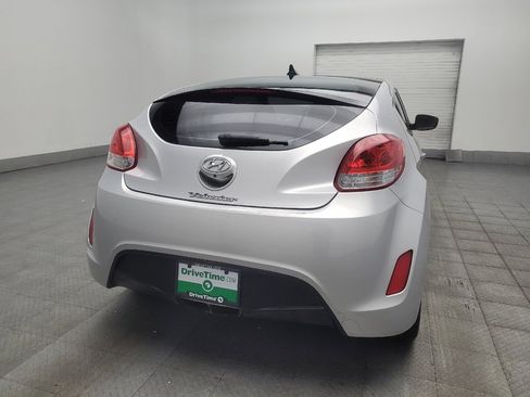 Used 2017 Hyundai Veloster Value Edition FWD image 7