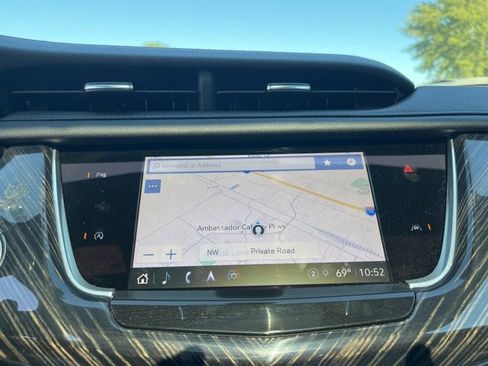 Used 2025 Cadillac XT6 Premium Luxury image 24