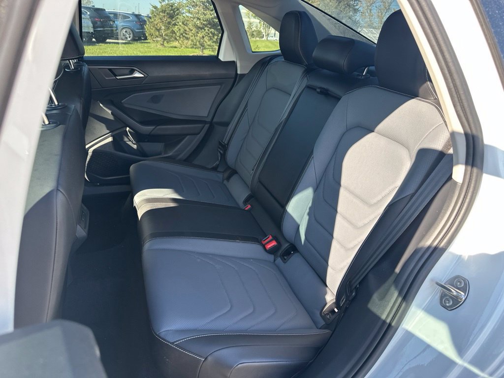 Used 2026 Volkswagen Jetta SEL FWD image 12