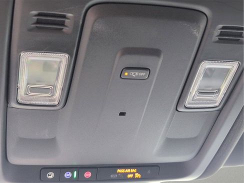 Used 2025 Chevrolet Tahoe LS image 16