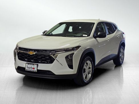 New 2026 Chevrolet Trax LS image 3