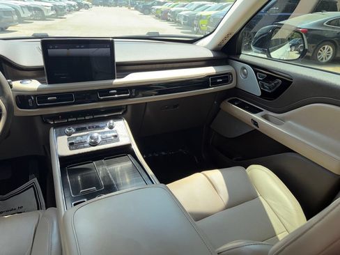 Used 2020 Lincoln Aviator Reserve w/ Equipment Group 201A RWD image 24