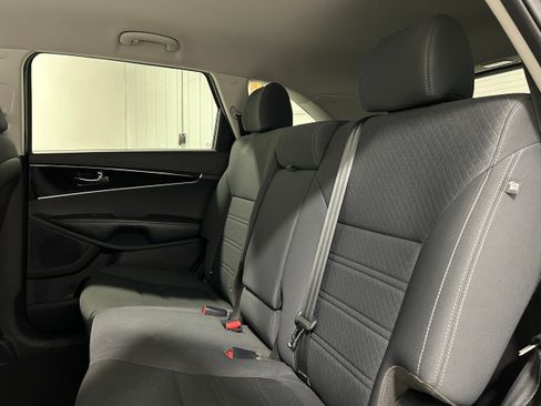 Used 2019 Kia Sorento AWD w/ LX Convenience Package image 26