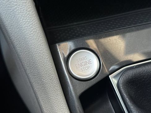 Used 2023 Volkswagen Tiguan SE w/ Panoramic Sunroof Package FWD image 23