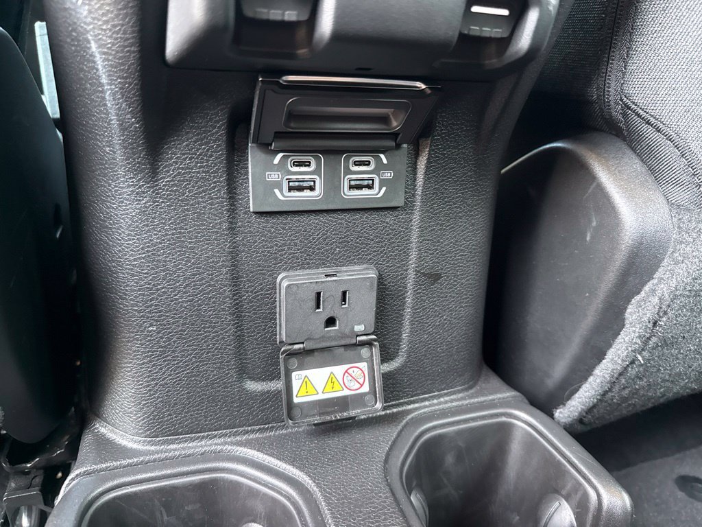 Used 2026 Jeep Wrangler Unlimited Sahara AWD/4WD image 46