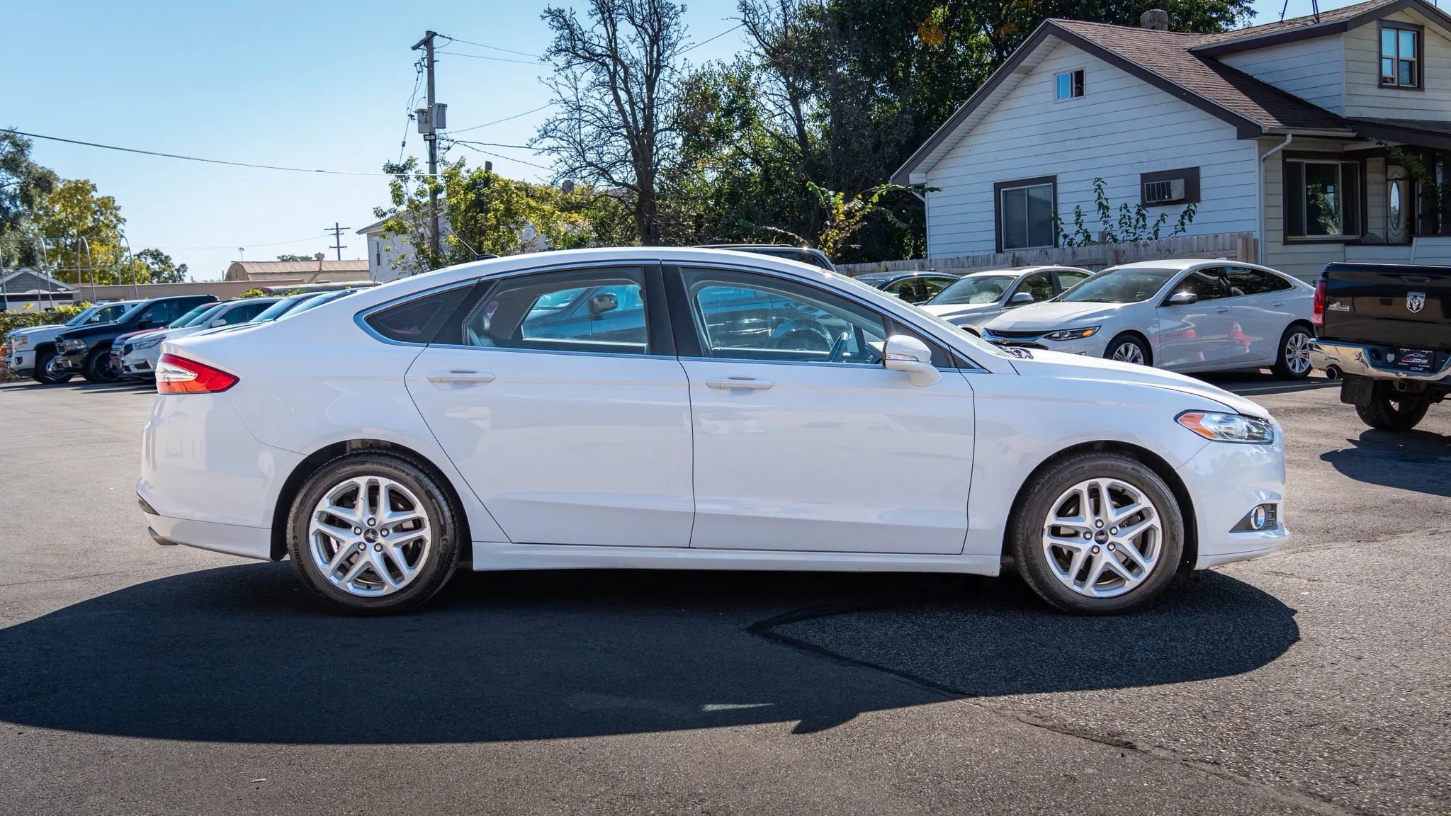 Used 2014 Ford Fusion SE w/ Equipment Group 202A FWD image 5