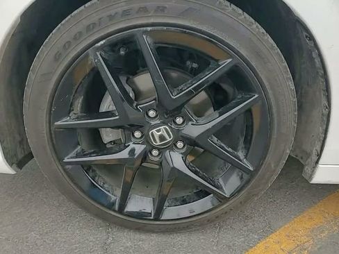 Used 2023 Honda Civic Sport image 8