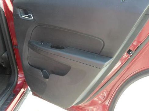 Used 2011 Chevrolet Equinox LT w/ Driver Convenience Package image 28