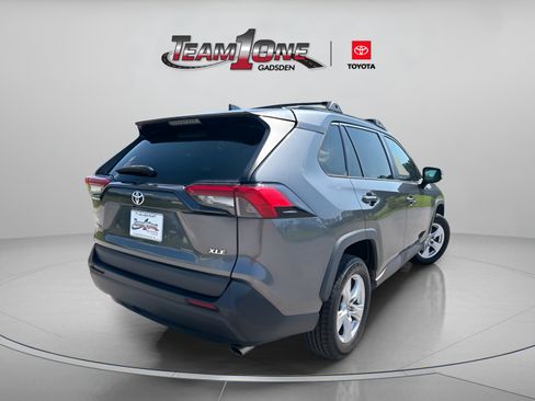 Used 2021 Toyota RAV4 XLE w/ Convenience Package FWD image 7