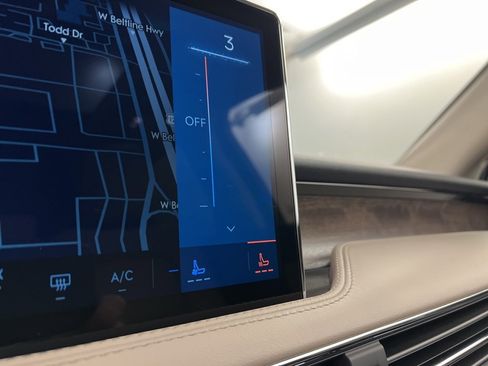 Used 2025 Lincoln Corsair Grand Touring w/ Equipment Group 302A image 13