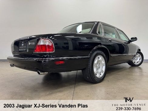 Used 2003 Jaguar XJ8 L RWD image 10