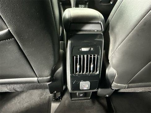 Used 2024 Jeep Compass Latitude image 17