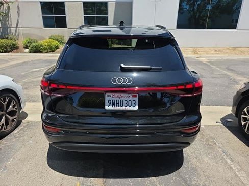 Used 2025 Audi Q6 e-tron Premium Plus w/ Premium Plus AWD/4WD image 5