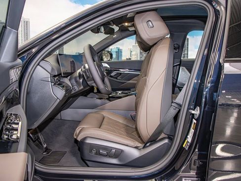 Used 2026 BMW 550e xDrive w/ Premium Package image 21