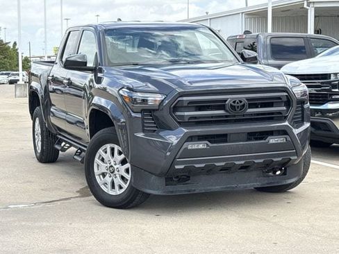Used 2025 Toyota Tacoma SR5 RWD image 2