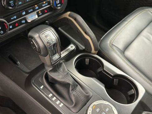 Used 2025 Ford Bronco Badlands AWD/4WD image 20