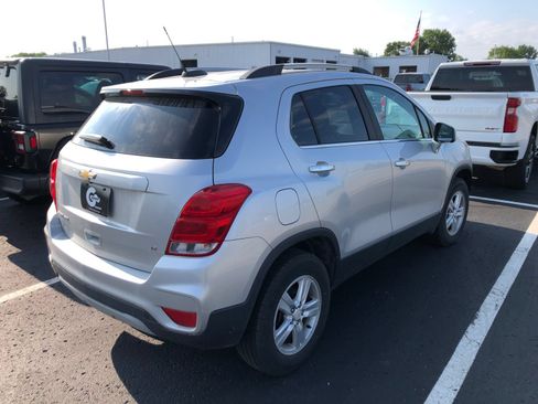 Used 2018 Chevrolet Trax LT w/ LT Convenience Package AWD/4WD image 4