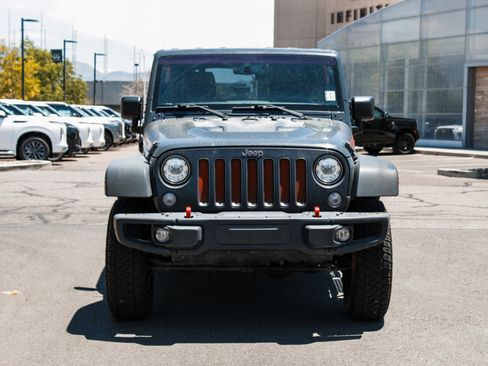 Used 2017 Jeep Wrangler Unlimited Rubicon AWD/4WD image 2