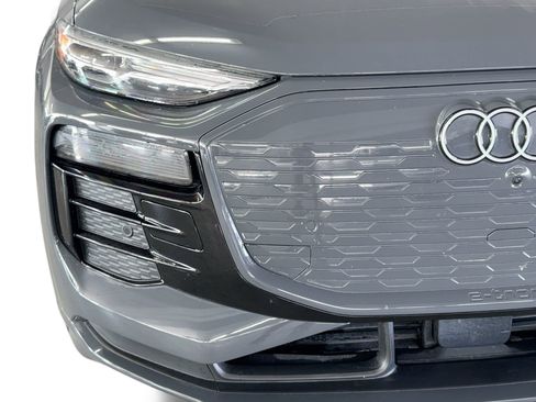 Used 2025 Audi Q6 e-tron Premium w/ Convenience Package image 11