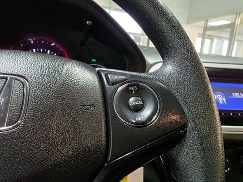 Used 2021 Honda HR-V LX image 29