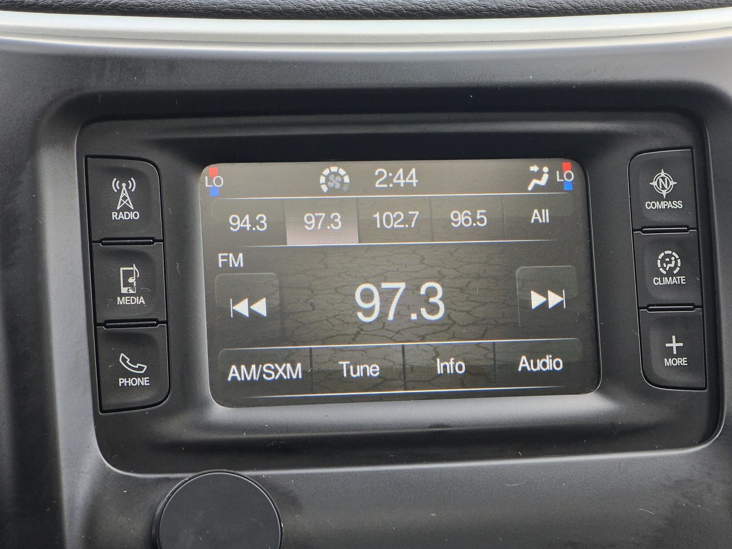 Used 2014 Jeep Cherokee Latitude w/ Comfort/Convenience Group FWD image 25