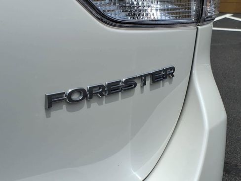 Used 2022 Subaru Forester Premium image 15