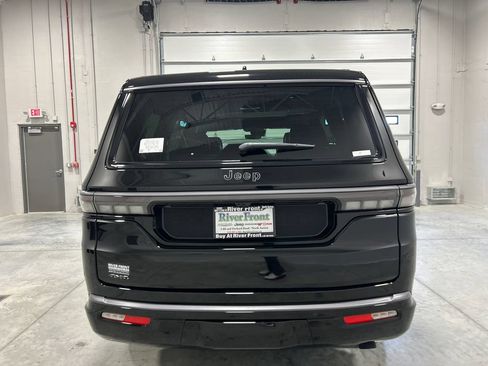 New 2026 Jeep Grand Wagoneer Limited AWD/4WD image 7
