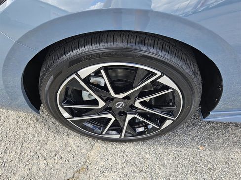 New 2025 Nissan Sentra SR w/ Trunk Package image 17