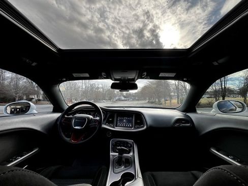 Used 2018 Dodge Challenger SXT image 20