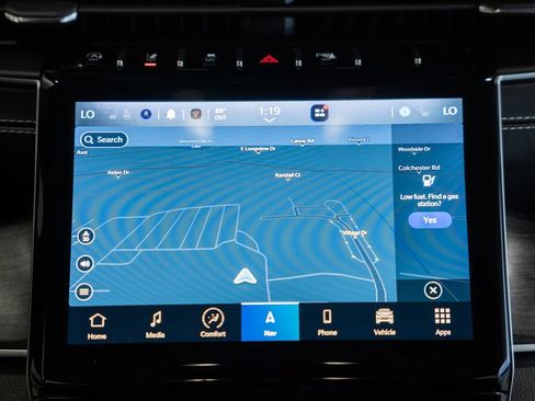 Used 2023 Jeep Grand Cherokee L Limited AWD/4WD image 23