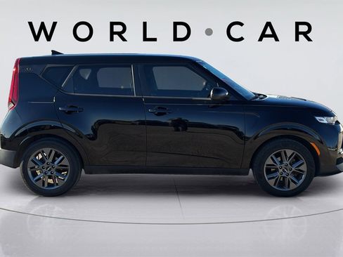 Used 2022 Kia Soul EX image 15